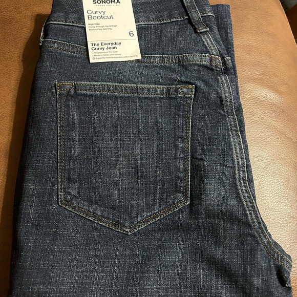 Sonoma Curvy Bootcut Jeans - Picture 4 of 4